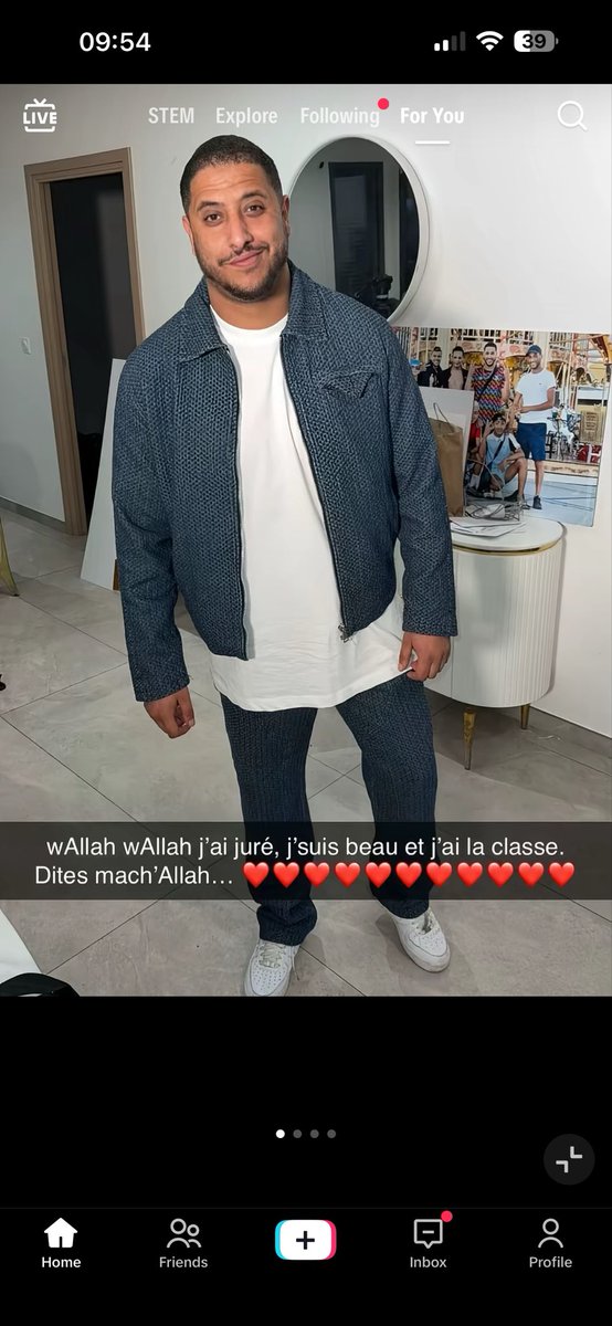 100mosseba's tweet photo. 😭😭😭😭😭😭😭😭 https://t.co/vlAm0sxpsf