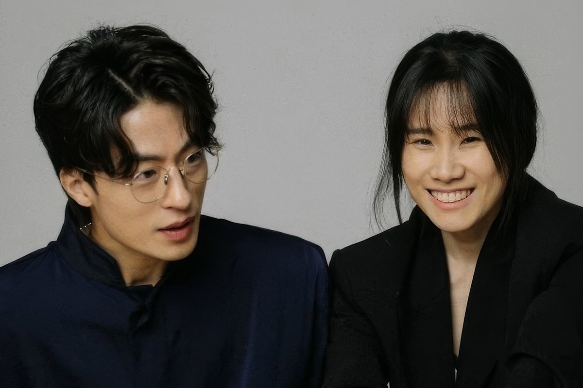 soompi's tweet photo. #KooKyoHwan And Director #YiOkSeop Revealed To Have Registered Marriage In 2022
https://t.co/XsiZQG0h4Y https://t.co/M0Oh1862zh