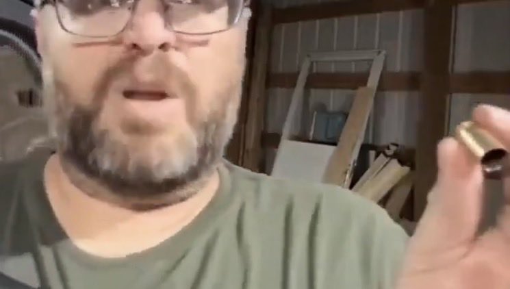 Ianmoon24914668's tweet photo. @BroWire_ That’s just a bullet casing, where is the bullet? https://t.co/vjUE4NJaI8