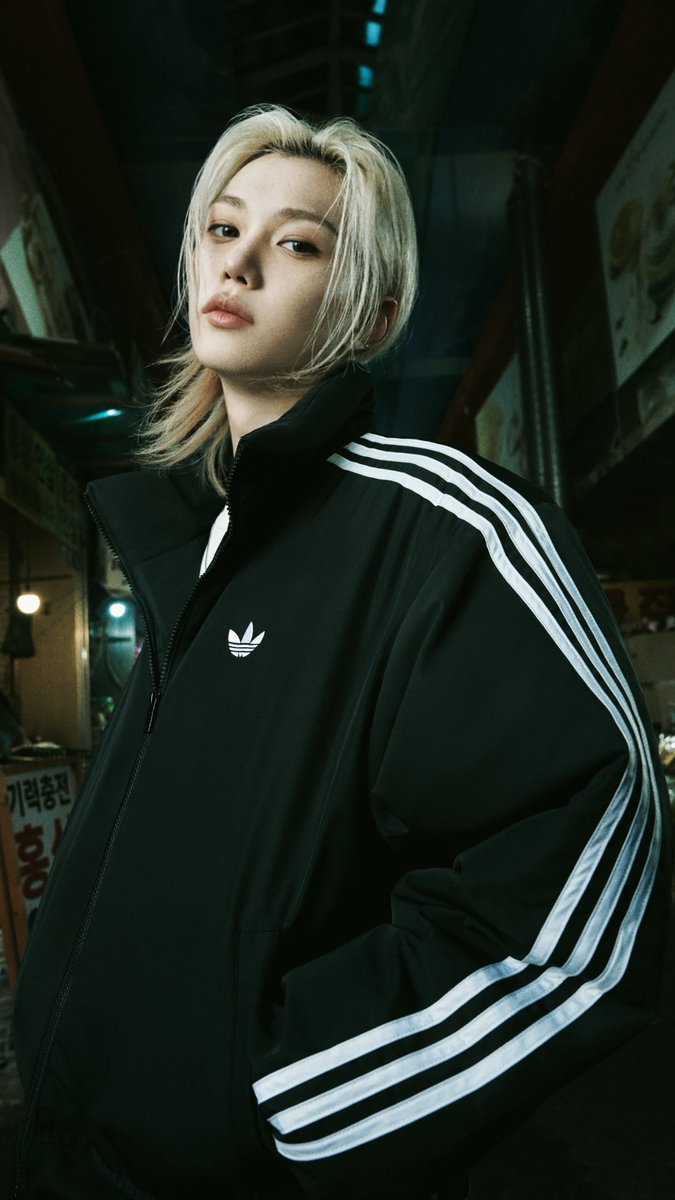 fromafar915's tweet photo. LIFE IN PROGRESS 완벽한 미완성

#FELIXxAdidas https://t.co/xPsxNJLKXS