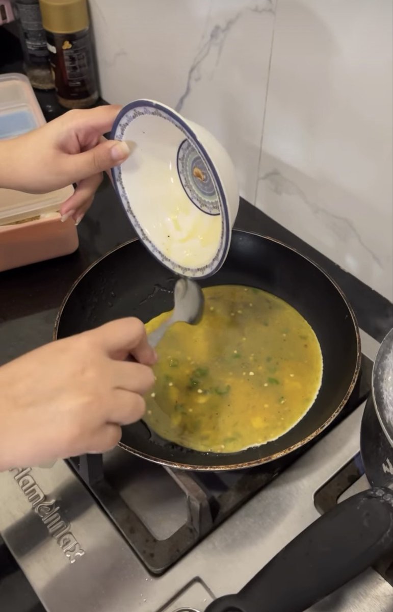 Sadiapv's tweet photo. I am preparing my breakfast with my own hands. https://t.co/EjuMJH63Br