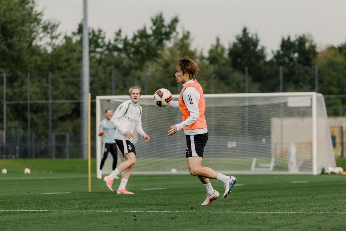 borussia_jp's tweet photo. トレーニングの様子📸
＃ボルシアMG ＃町野修斗 ＃宇野禅斗 ＃橋岡大樹 https://t.co/Pnmdsj5QF7