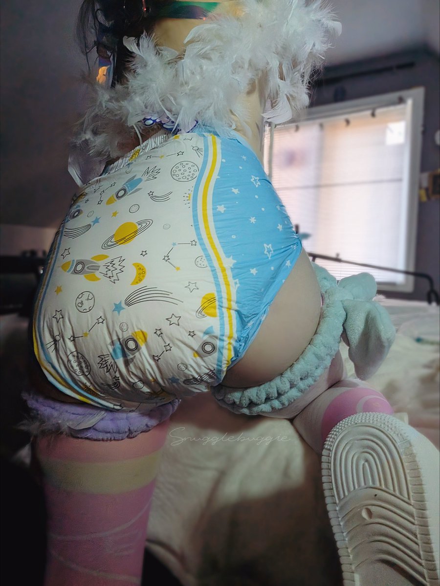 _Snugglebuggie's tweet photo. pouty lil tonight 🥺 

#diapergirl #abdl https://t.co/AC9J9mIjMm