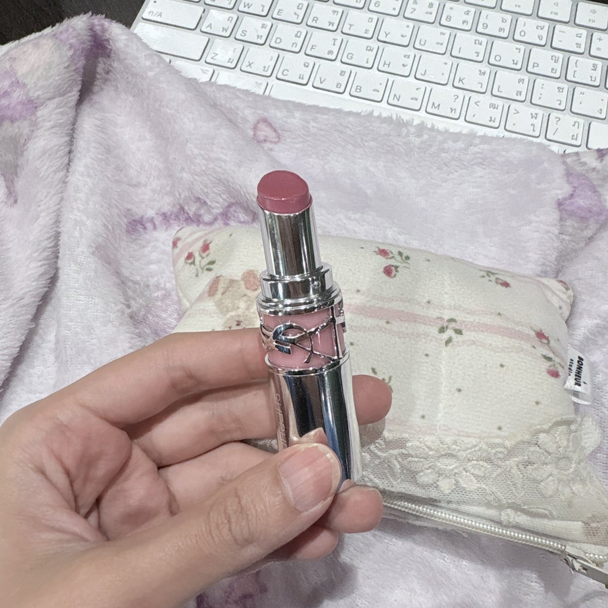 natthahomework's tweet photo. ส่งต่อลิปรุ่น YSL LOVESHINE 44 Nude Lavalliere เหลือ 99% สลักชื่อไว้ขอคนรับได้ค่า 🥺 ให้ 1,450 free shipping เยย

สีจริงจ๋วยมั่กกกก แต่เค้าลองปรุงจืดละไม่เข้าอะจิ

#ส่งต่อเครื่องสำอางค์ #ส่งต่อเครื่องสำอางมือสอง #เครื่องสำอางค์มือสอง #ส่งต่อลิป #ส่งต่อสกินแคร์ #YSL https://t.co/55j2U6qcqM