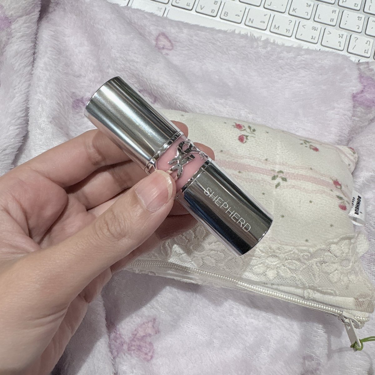 natthahomework's tweet photo. ส่งต่อลิปรุ่น YSL LOVESHINE 44 Nude Lavalliere เหลือ 99% สลักชื่อไว้ขอคนรับได้ค่า 🥺 ให้ 1,450 free shipping เยย

สีจริงจ๋วยมั่กกกก แต่เค้าลองปรุงจืดละไม่เข้าอะจิ

#ส่งต่อเครื่องสำอางค์ #ส่งต่อเครื่องสำอางมือสอง #เครื่องสำอางค์มือสอง #ส่งต่อลิป #ส่งต่อสกินแคร์ #YSL https://t.co/55j2U6qcqM