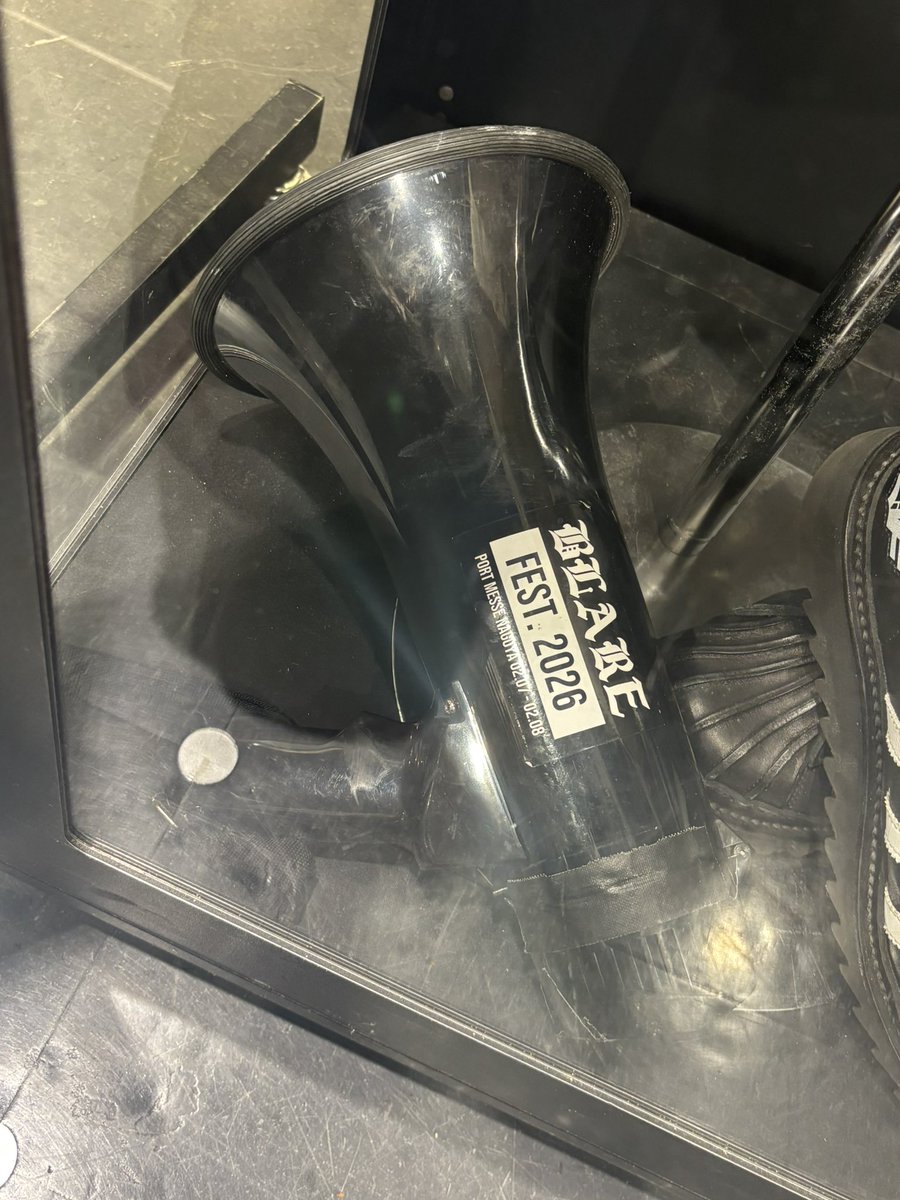 BKWBuddies's tweet photo. タワレコ渋谷でやってるcoldrainの発売記念展示会見に行ってきた
メガホン使用感がめっちゃすごい
#coldrain https://t.co/E0hQe4Kc4o