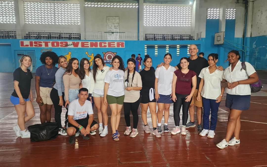 UcmMedicina's tweet photo. Encuentro deportivo entre los estudiantes de 1er año
#UCMPinar https://t.co/dORhlexV8I