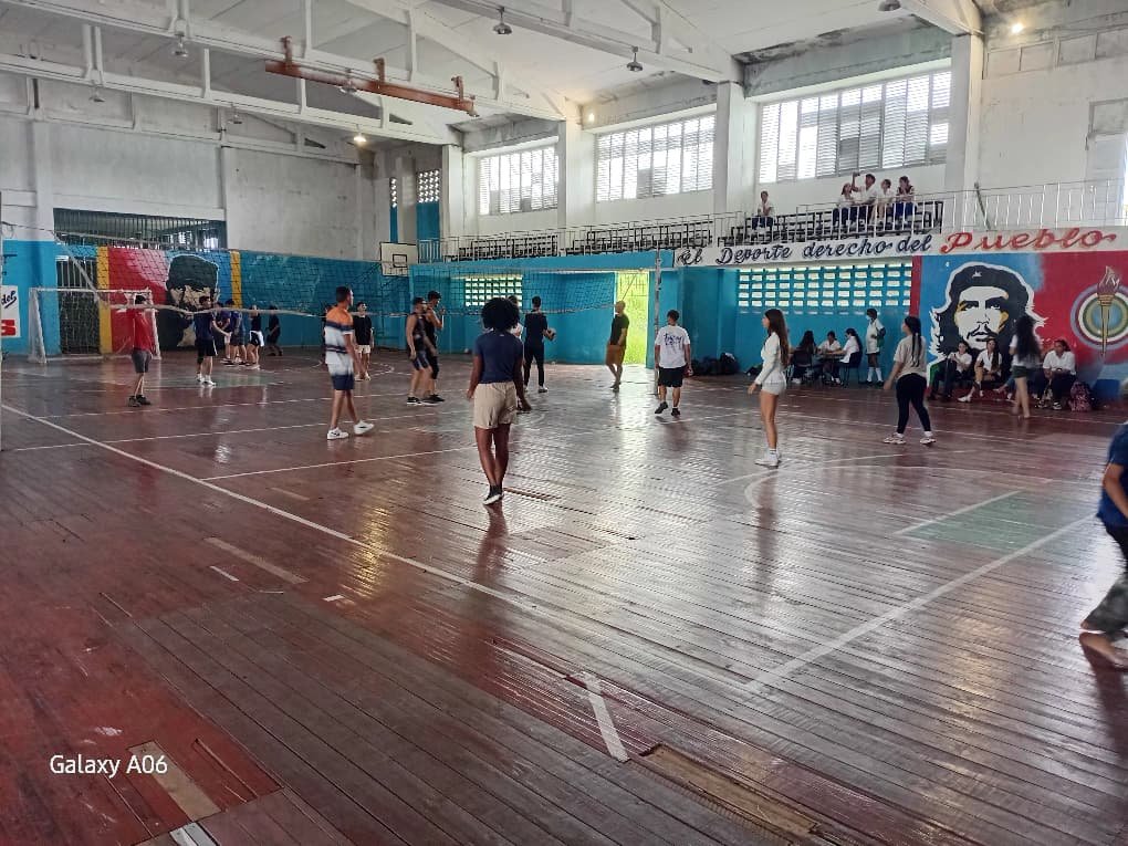 UcmMedicina's tweet photo. Encuentro deportivo entre los estudiantes de 1er año
#UCMPinar https://t.co/dORhlexV8I