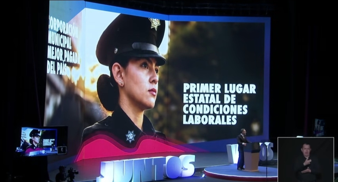 AdrianDeLaGarza's tweet photo. Hace cinco años dejamos Monterrey con los niveles de violencia más bajos de su década reciente.

Desafortunadamente, cuando regresé encontré algo muy distinto.
Por eso, recuperar la seguridad de Monterrey fue una de nuestras principales prioridades.

Diseñamos ESCUDO, una estrategia basada en una Policía fuerte y dignificada, inteligencia, tecnología, presencia territorial, investigación y prevención.

Dos años después, Monterrey tiene la corporación municipal mejor pagada del país y una estrategia que ya se refleja en mejores resultados de seguridad.

#VamosPorMásConAdrián #AdriánInforme