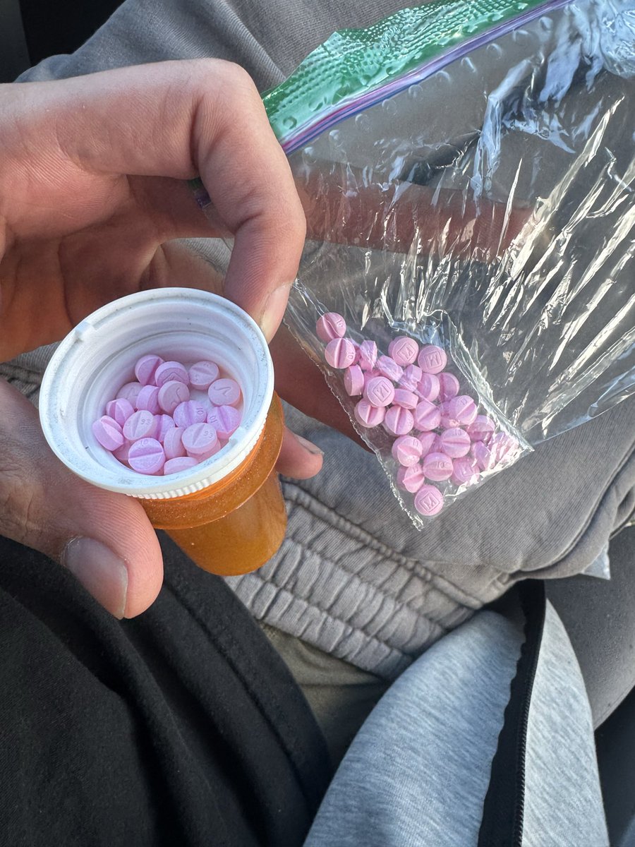Anthony15516590's tweet photo. steady w it https://t.co/jDxrxfOlBQ