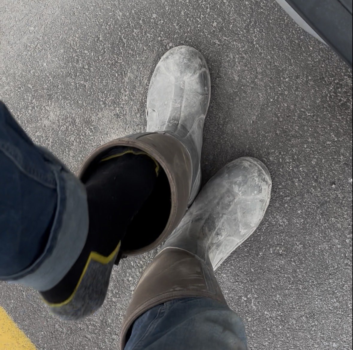 AlphaMastezhx's tweet photo. Taking work boots off. Dm for custom https://t.co/5RkJ5LncRI