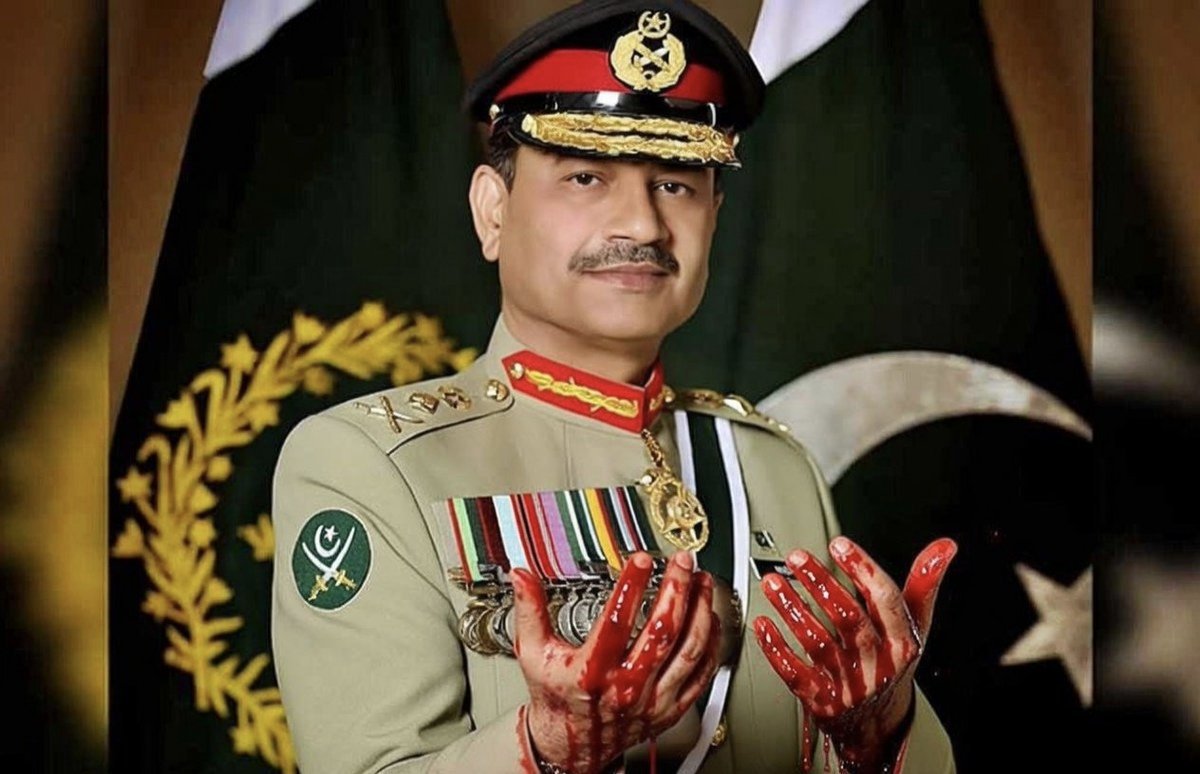 Hamad_Afghani's tweet photo. #هلمند_کنړ

أفادت تقارير بأن القوات الباكستانية شنت الليلة الماضية غارات جوية استهدفت منازل مدنيين في مديرية غرمسير بولاية هلمند ومديرية شلتن بولاية كنر
وذكرت التقارير أن من بين الخسائر البشرية الناجمة عن هذه الغارات نساء وأطفالا صغارا.🥹

#Second_israel https://t.co/HtOkhfqqqM