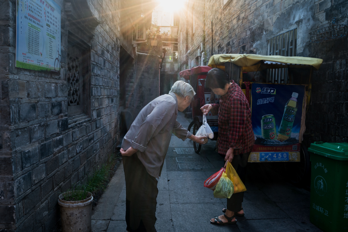 thisis_humb_7e2's tweet photo. Today we visited the old alley guarded by kind-hearted grannies, it’s such a warm spot! https://t.co/3t2KfItxRl