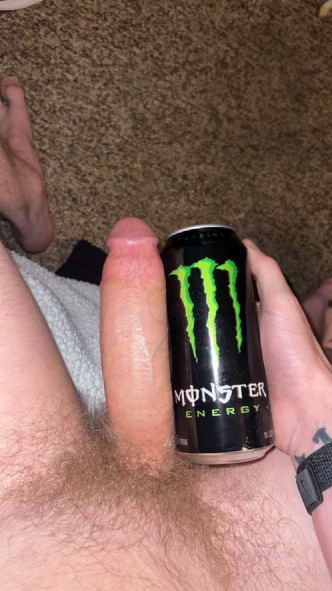 dylanwoodzz's tweet photo. Which one of you shrimp dick losers am I draining next? https://t.co/wz0LTbst2T