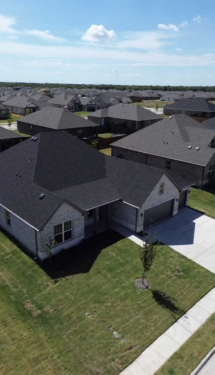 hornsby_realtor's tweet photo. Just Sold!!

My clients got a deal in North Texas with a 3.75% interest rate!! https://t.co/8YhfB8kGvw