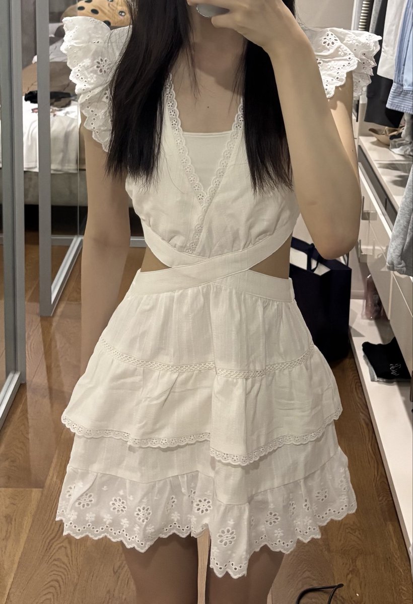 iluvsleepingp's tweet photo. ส่งต่อ editionwear embroidered mini dress size s

ซื้อมาใส่ถ่ายรูป1 ครั้ง ไม่มีตําหนิ

1590รส from 2590- ka 🤍

#ส่งต่อเสื้อผ้า #ส่งต่อชุดแบรนด์ไอจี #ส่งต่อeditionwear #editionwear https://t.co/2cYmsSqrvm