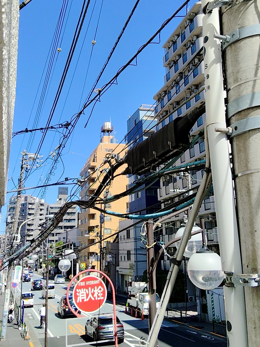 JuubakoGallery's tweet photo. #幸せꓸおすそわけ展 2日目です🤗

#ジユウバコ Gallery and Shop
文京区千駄木3-36-7-202
※百舌珈琲店様【店内階段】から2階

#谷根千 は久々の青空です✨散策がてら、お立ち寄りいただけると嬉しいです🍀

本日も18時まで、お待ちしております🙇‍♀️ https://t.co/zA1X8eYsOy