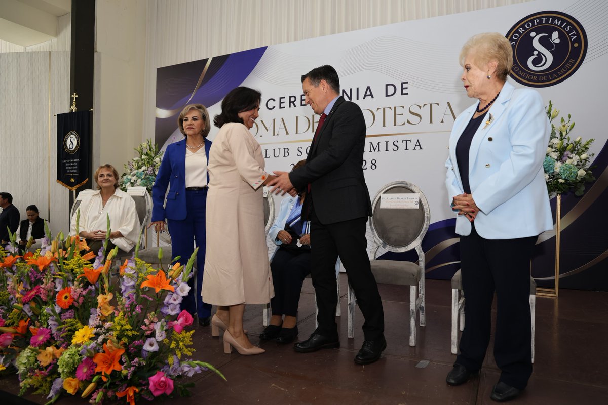 CarlosHenkelE's tweet photo. Asistí a la Ceremonia de Toma de Protesta de la nueva Mesa Directiva del Club Soroptimista Pachuca, evento que contó con la presencia de la sra. Edda Vite, presidenta del Patronato del Sistema DIF Hidalgo.
​Felicito a quienes asumen esta loable encomienda, en especial a mi esposa https://t.co/Vp9WMe4xXa