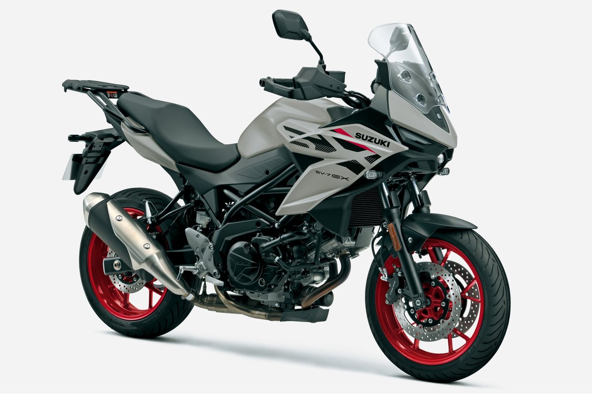 suzukicojpmotor's tweet photo. 【製品リリース情報：SV-7GX】
スポーツバイクのスポーツ性とアドベンチャーモデルの快適性を融合させたクロスオーバーモデル SV-7GX 新登場。
発売日：2026年10月13日（火）
https://t.co/aAN10PGGLP https://t.co/KH17ZU0C41