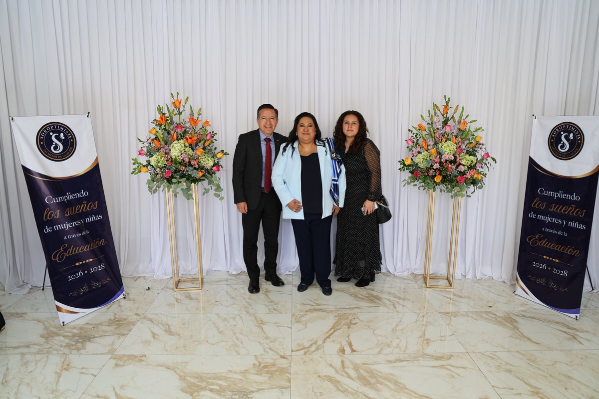 CarlosHenkelE's tweet photo. Asistí a la Ceremonia de Toma de Protesta de la nueva Mesa Directiva del Club Soroptimista Pachuca, evento que contó con la presencia de la sra. Edda Vite, presidenta del Patronato del Sistema DIF Hidalgo.
​Felicito a quienes asumen esta loable encomienda, en especial a mi esposa https://t.co/Vp9WMe4xXa