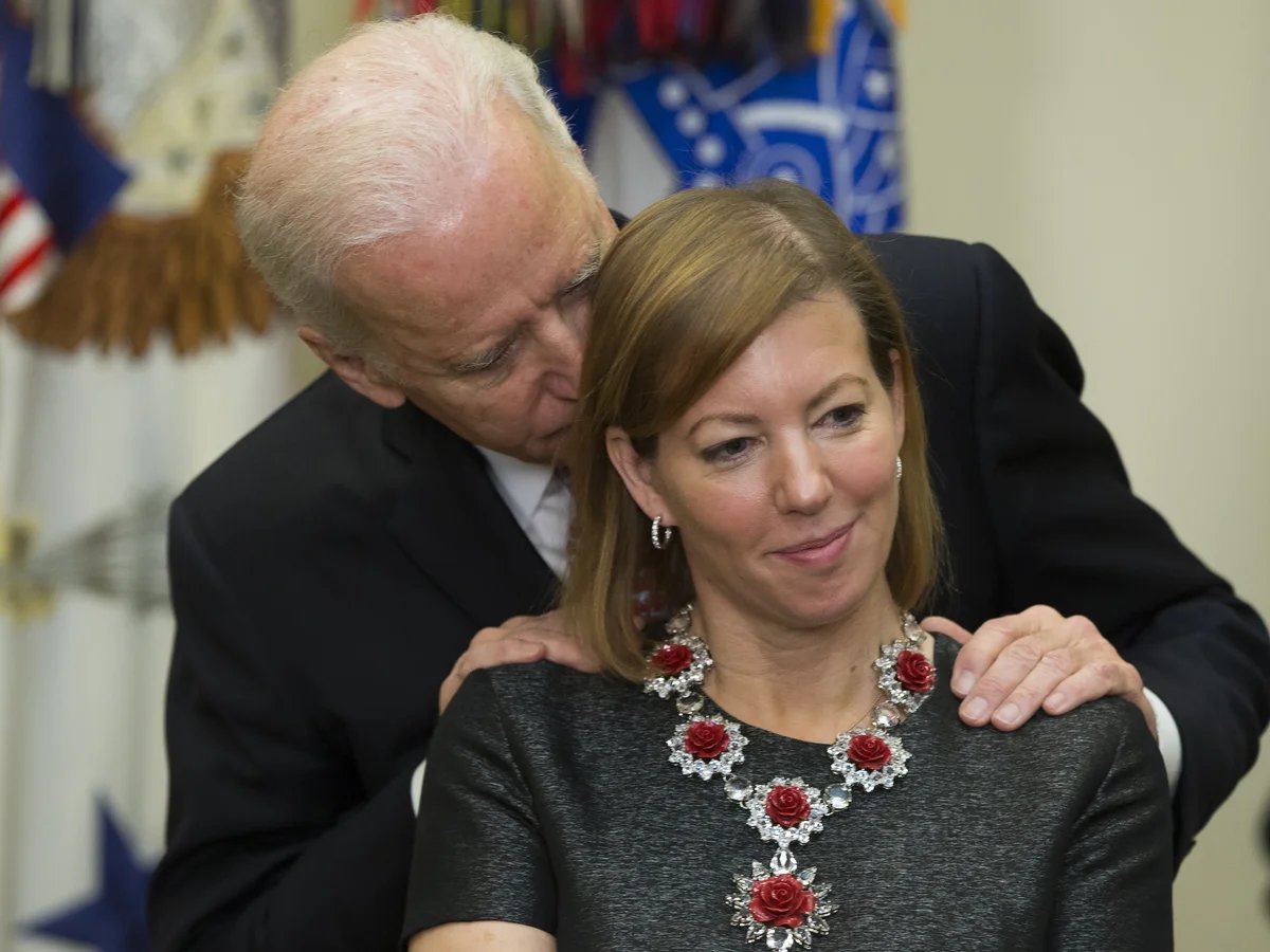 Watchersunset1's tweet photo. @HazelLiaqa4848 Trump doesn't do what Biden does. https://t.co/A0cWuIcfjl