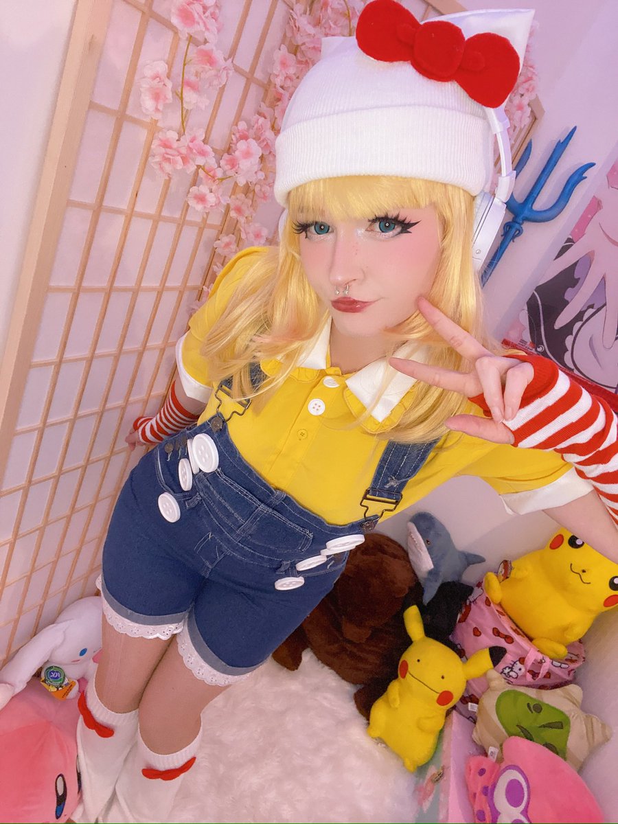 strawbysake's tweet photo. My closet juno cosplays 🌙💜
(Cosplays that cost me £0-£30 to put together) 
#junooverwatch https://t.co/F1GiOgL2Jc