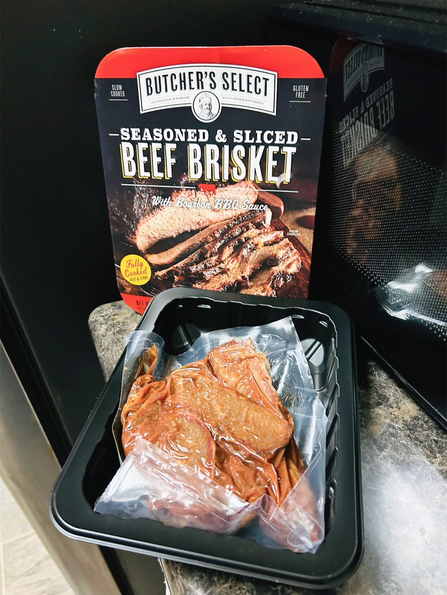pmccoy7's tweet photo. I picked up some Beef Brisket from @walmart 
I added Sweet Potatoes, Broccoli Florets and Potatoes on the side.
😋
#butchersselect #brisket #beefbrisket #whatsfordinner #walmart https://t.co/vHxC2PqgHf