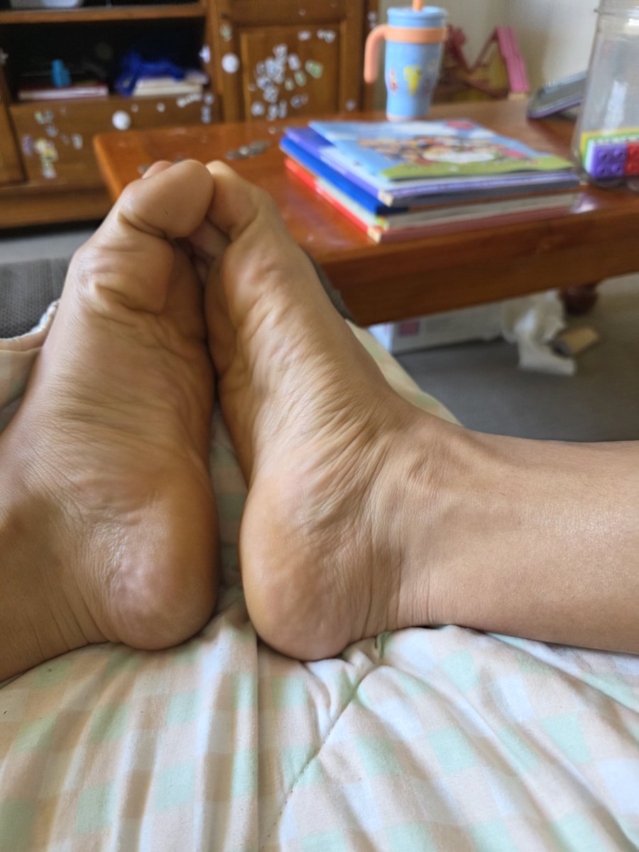 Anthony40421997's tweet photo. #soles #cumtributes https://t.co/OtixL6F1Pa