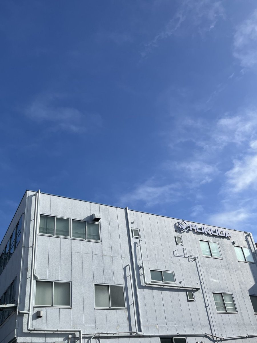 LeakTest_Fukuda's tweet photo. 練馬、富士見台は待ちに待ちました・・青空～～
秋晴れの一日になればいいですね
また、台風が発生したみたいですが・・・ https://t.co/v8dF04qwrb