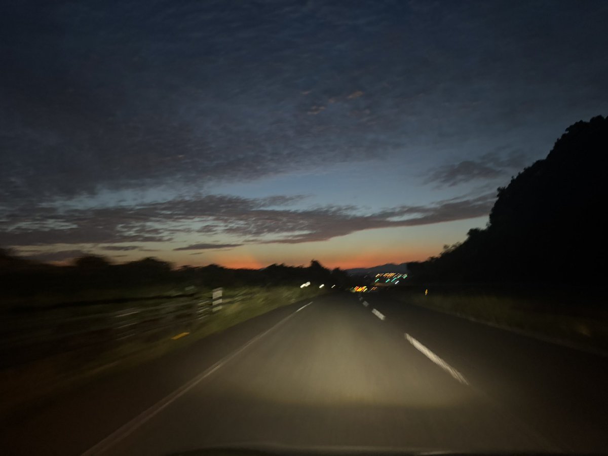 k8ciw's tweet photo. （往復）0時〜8時

地元〜福岡県築上町〜地元

ドライブしてきました！！
旦那さんが撮った朝空キレイ🥹🫶

#日常垢 https://t.co/Kl3fmX5Guu