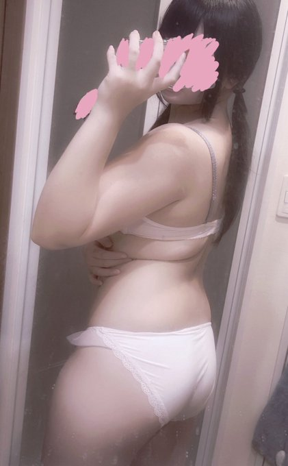 NoncentricC's tweet photo. ←高校時代(50kg)                   現在(8×kg)→ https://t.co/VeCOAZ0Njq