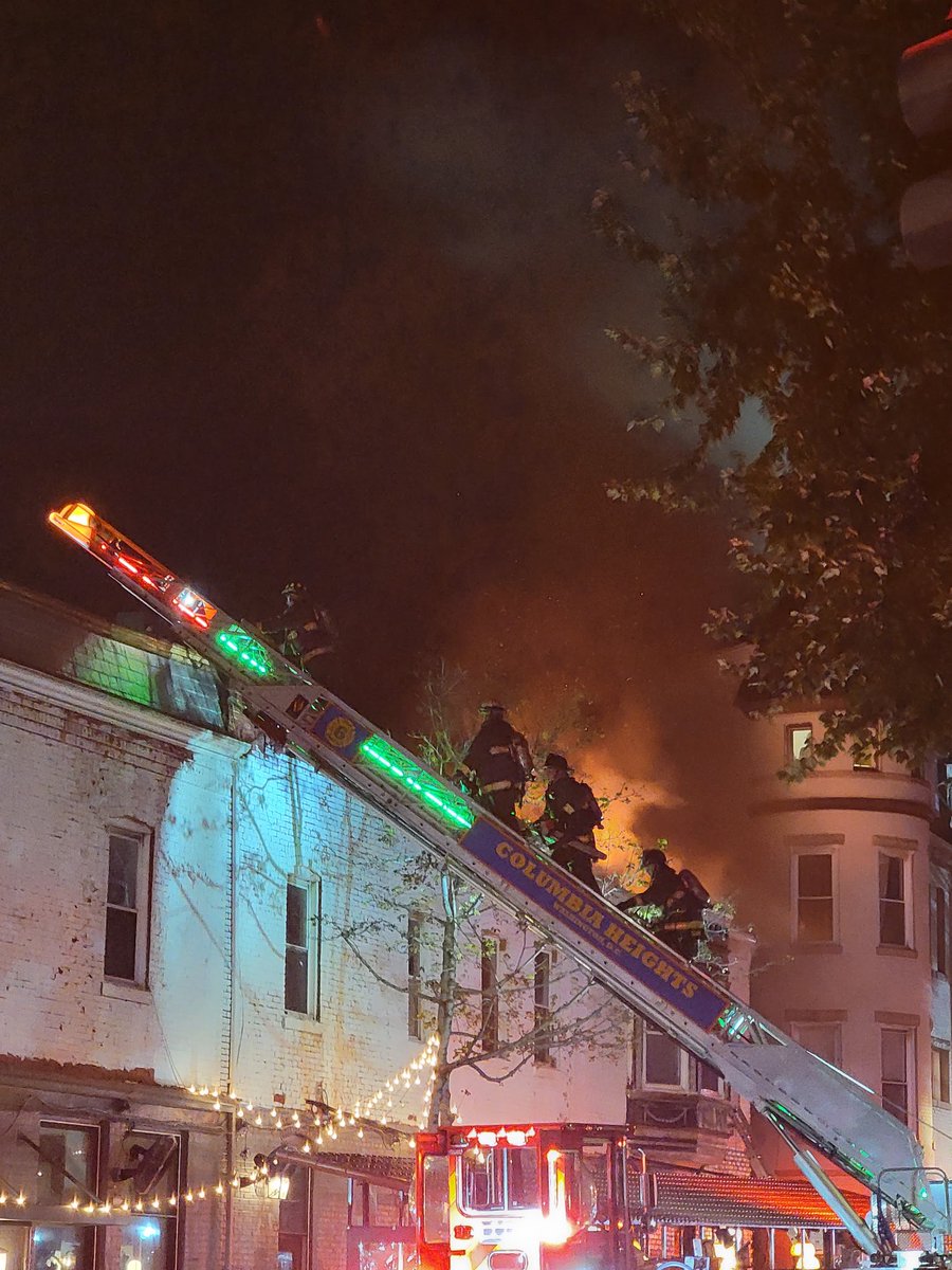 dcfireems's tweet photo. Update: Working Fire - 500 Block of Florida Avenue NW

Units arrived on the scene with fire showing from the roof and fire found in apartment on the second floor…minimal to extension to the second floor.

All fire is extinguished. 

No injuries to report at this time. https://t.co/AQesIx6TnK