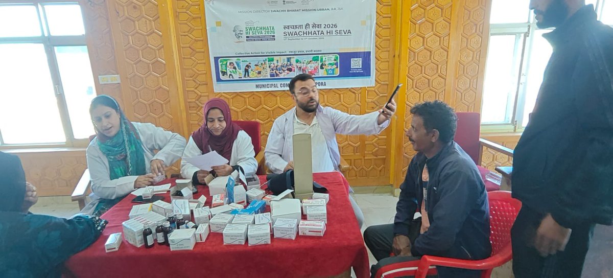 eomcyaripora's tweet photo. As part of the ongoing Swachhata Hi Seva Campaign, MC Yaripora organised a “Safai Mitra Suraksha Evam Samman Shivir” at Town Hall Yaripora. The camp focused on the health, safety and well-being of Safai Mitras through preventive health check-ups and health awareness. https://t.co/wKf5arLiq6