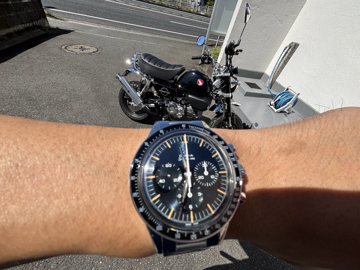 peace_rolex48's tweet photo. 久しぶりの快晴☀️
本日は夜勤なので朝から愛車の洗車✨
FOISを着けてモンキーで宇宙に行ってきます🚀 https://t.co/QKTvMVfc61