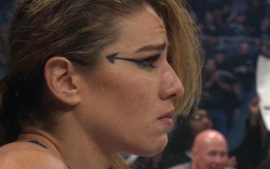 WrestlingCovers's tweet photo. Marina Shafir's Black Arrow makeup. 🖤🥺

#AEWDynamite https://t.co/CbaZTGE4Sa