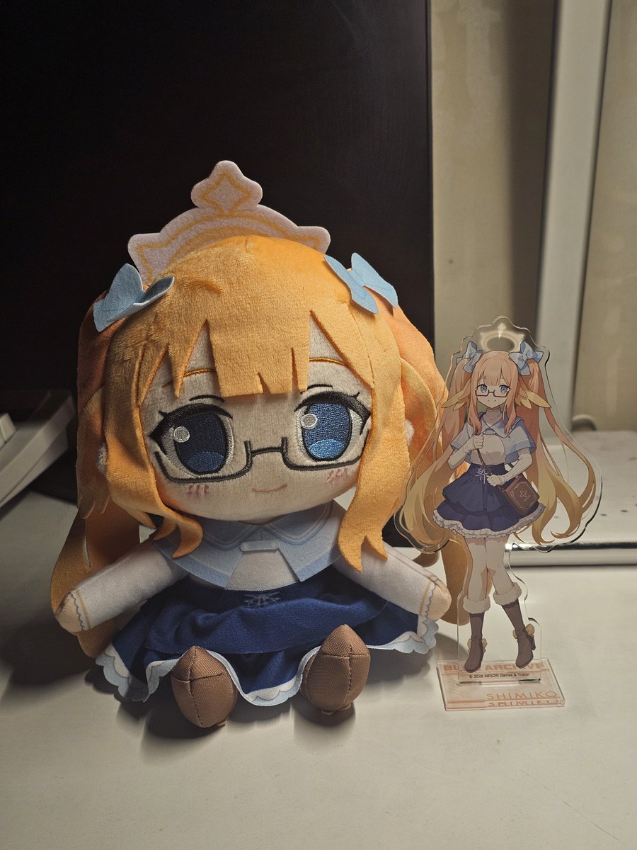 sangu_819's tweet photo. メガネの日..? https://t.co/yP8bDuseZu