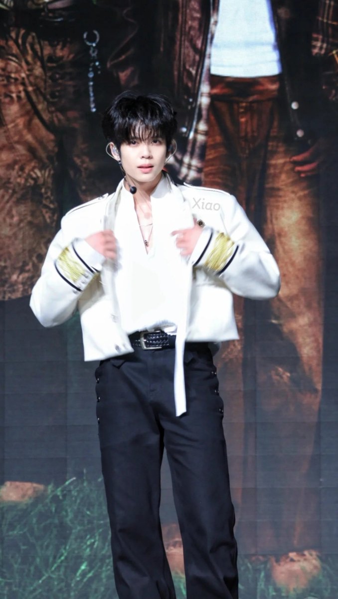 _ohnana53's tweet photo. โหมดเข้มๆเป็นเจ้าชาย โหมดร่าเริงเป็นองค์ชาย 🥰

NT1 STILL HERE TOUR HZ CALLING

#NexT1DEStillHereinHangzhou
#DORN #DornKhumraj
#NexT1DE_DORN #NexT1DE

cr. __-阿上头了
📌​https://t.co/W3NyvFdnw7 https://t.co/Kjt9fcsfu4