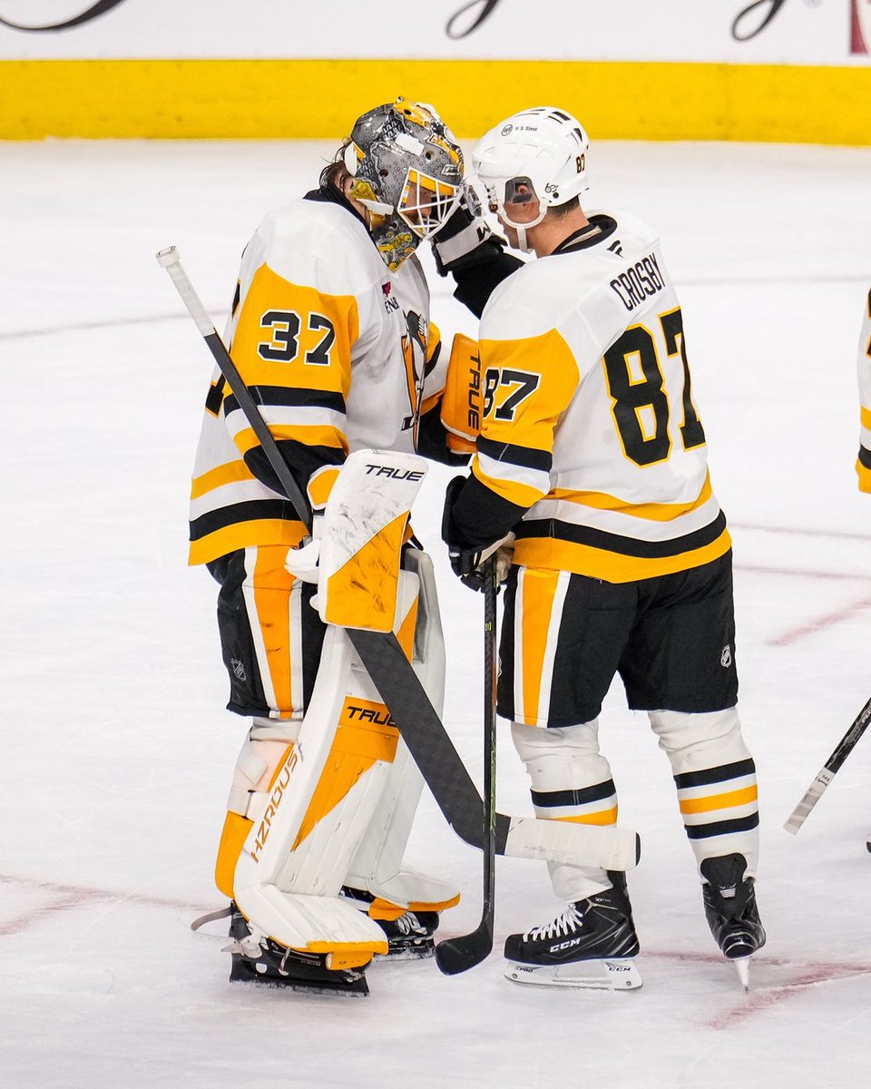 penguins's tweet photo. Shutouts in two straight season-opening games for Arty 👏 https://t.co/XaBPOagYJc