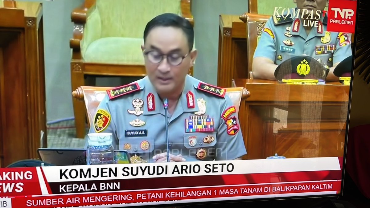 yuddychrisnandi's tweet photo. Selamat untuk Kepolisian Negara Republik Indonesia memiliki Kapolri baru dengan rekam jejak Integritas dan Profesional yg baik. Komjen Suyudi AS, Pilihan terbaik Presiden Prabowo. Semoga Polri semakin dicintai rakyat yg Melindungi, Mengayomi serta Melayani Rakyat. Majulah POLRI. https://t.co/mAI1CyKkRn