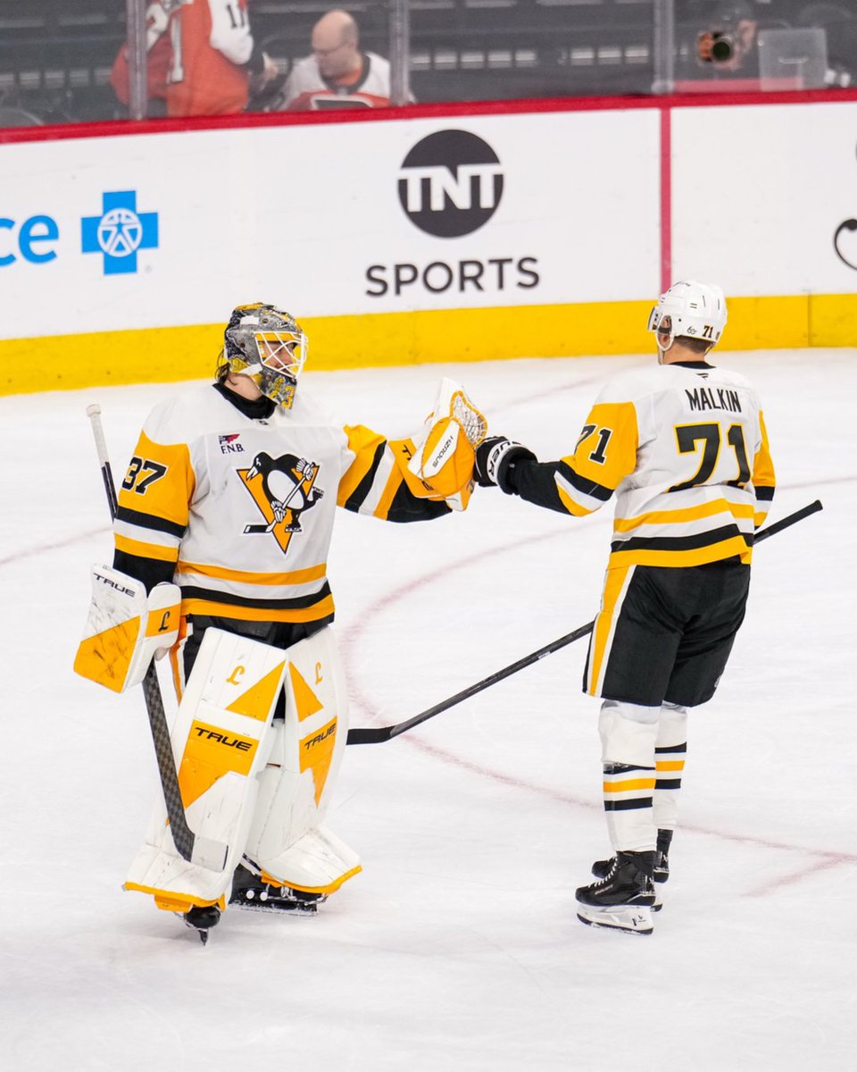 penguins's tweet photo. Shutouts in two straight season-opening games for Arty 👏 https://t.co/XaBPOagYJc