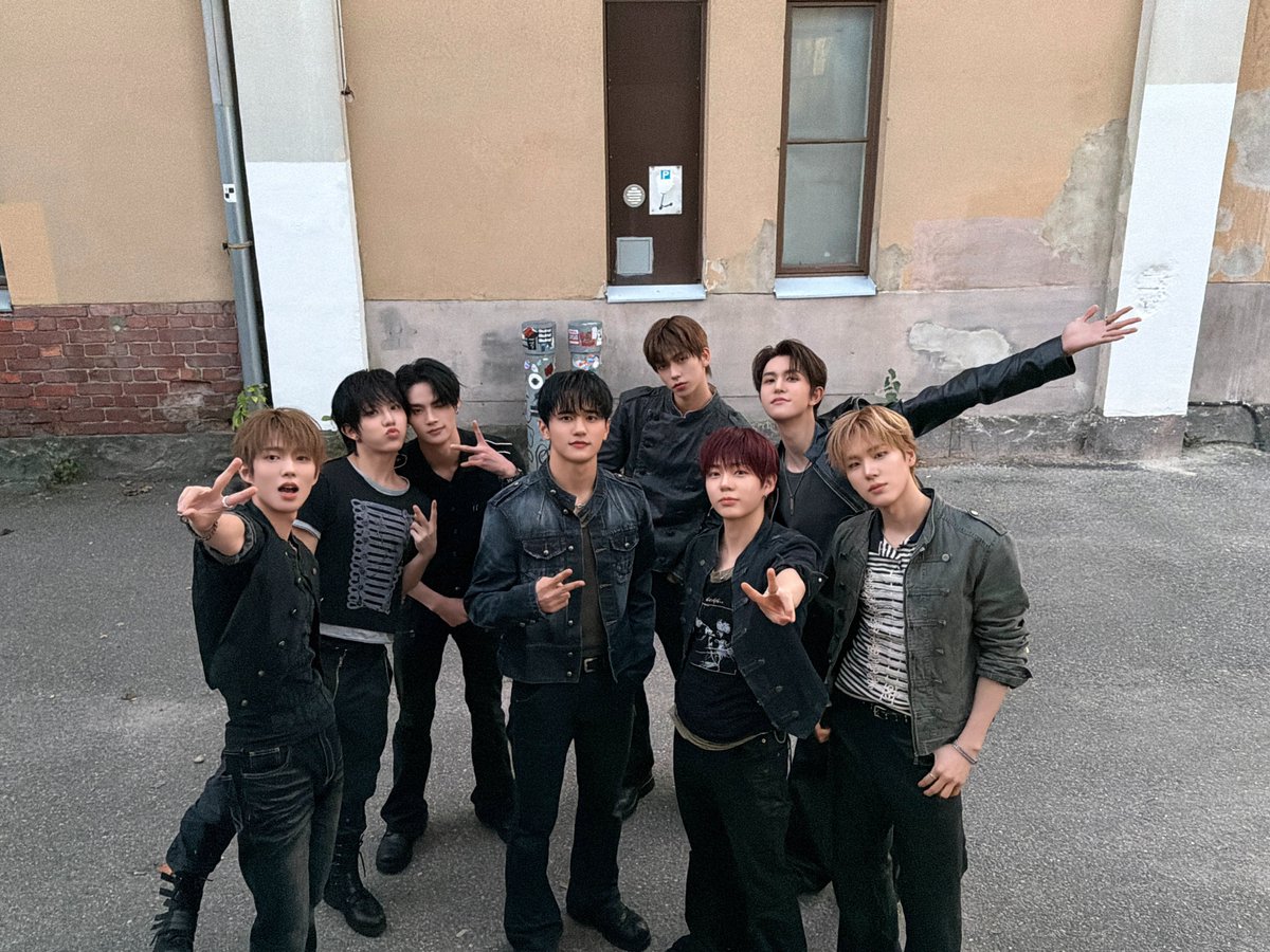 8TURN_official's tweet photo. [📷]
#오늘의턴_260930

Saimme viettää aikaa monien TURNING kanssa ja jakaa kanssanne niin energisen lavan.
Tehdään tämä yhdessä taas ensi kerralla! 🔥🤍

#8TURN #에잇턴 #エイトターン
#8TURNTRACE #8TURNEuropeTour #8TURNxKooky https://t.co/EvTWy5C1OR
