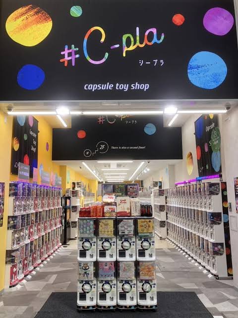 tkzwgrs's tweet photo. 【悲報】社長が盗撮で逮捕された“ガチャ専門店”シープラさん、1年間で21億円を稼ぎ出す

■シープラ（トーシン社）2026年5月期決算
・純利益21億円
・利益剰余金43.5億円
→宮本達也被告は盗撮逮捕で社長を辞任も、��株主として依然ウハウハか https://t.co/UzYIpmrCkw