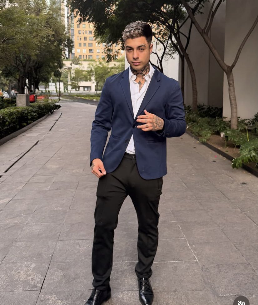 Valemariy7's tweet photo. La grandeza se mira en el corazón #NaimNoEstaSolo https://t.co/D5RMwOjFbC