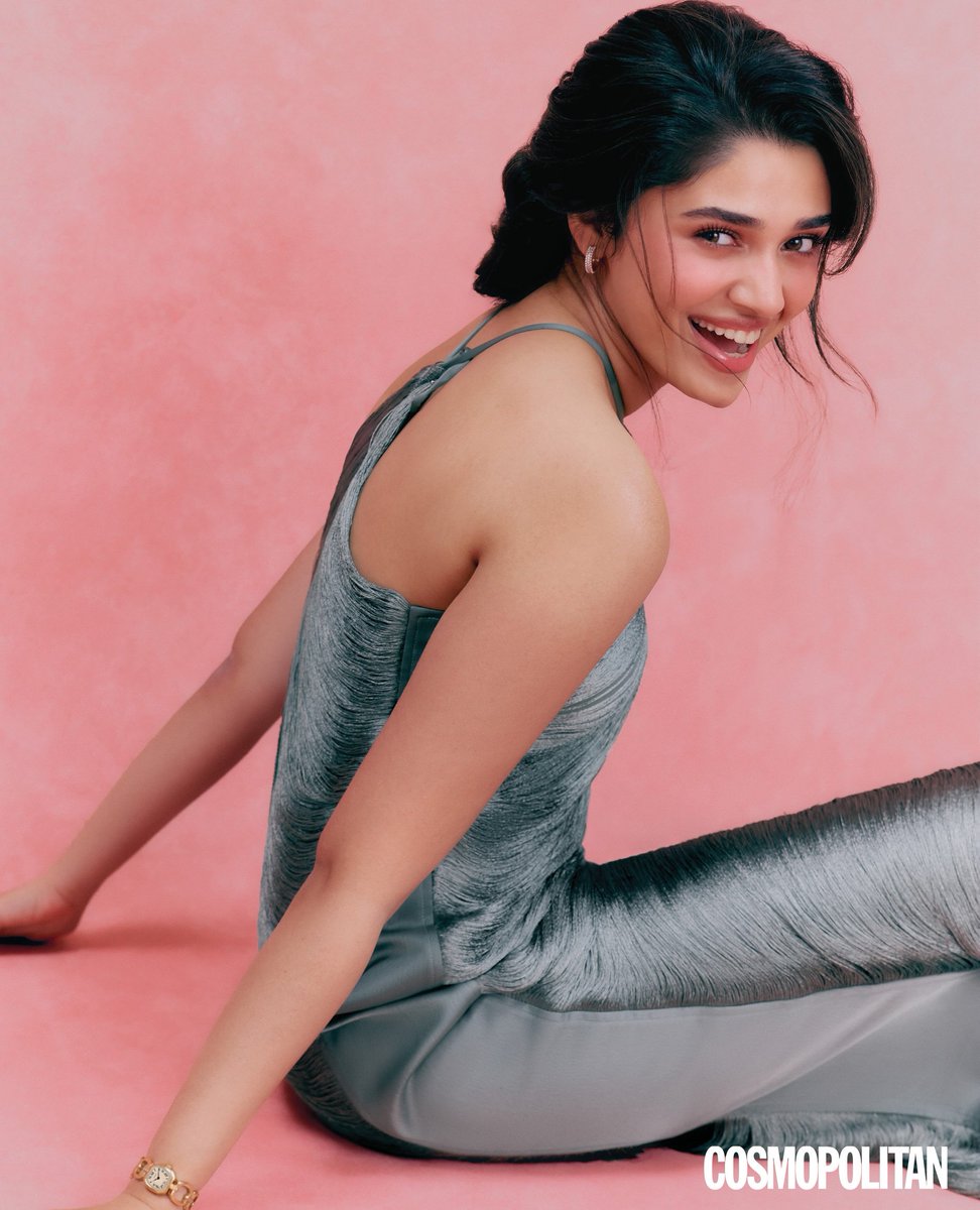 vickyunits's tweet photo. Watch On Vicky Units 

#KrithiShettyOnVickyUnits #KrithiShetty #VickyUnits 
#ThiruvikramanAcharya #CosmoIndia https://t.co/qUDAsakuuL