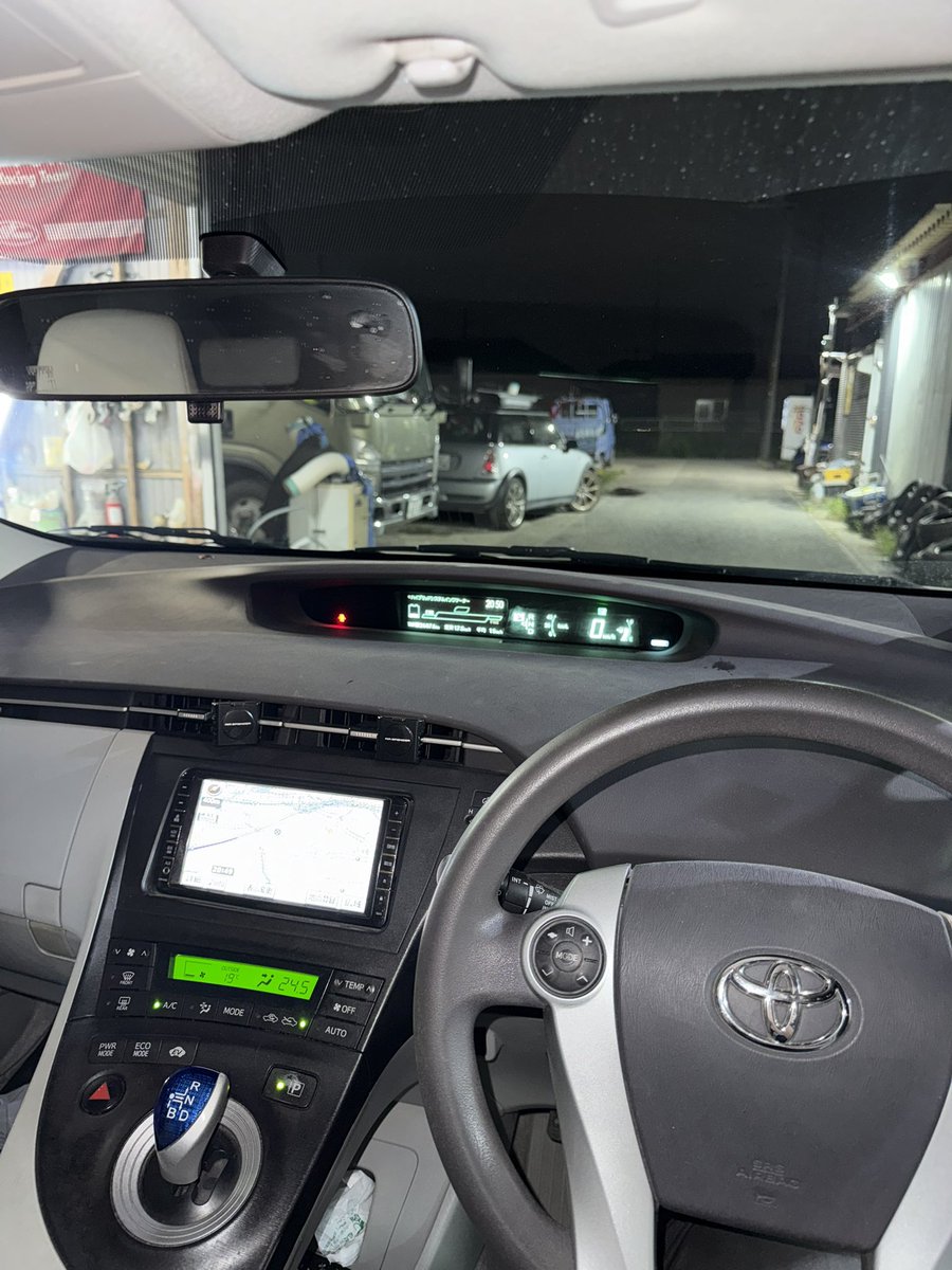 civic666cube's tweet photo. 30プリウス売ります！
車検10月13日まで！
新規取り直しもできます！
車検2年付き40万！
現状30万！！

#車売ります https://t.co/lFpzxs3TCc