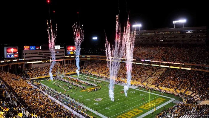 KimoLopati77's tweet photo. #AGTG After a great conversation with Coach Omura. I’m blessed to have received an 🅾️ffer to @ASUFootball  @CoachTuitele @coachlkrausse @TyBarret #ForksUp 
@CoachLafaele @SBVCFB #ValleyUp✌🏾 https://t.co/vdTpYfga8L