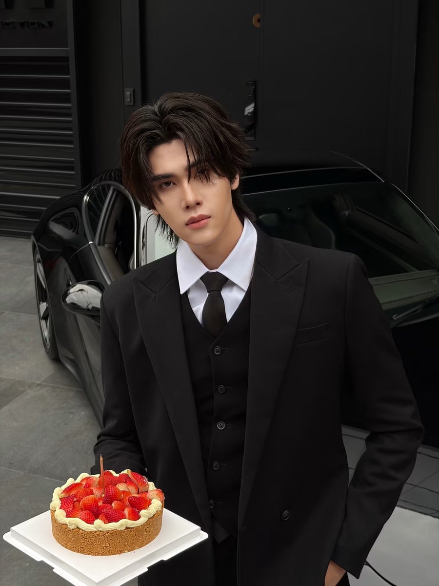 bamnieboondin's tweet photo. WISH DUNK ALL THE BEST
#AllTheBestDunk26

🌻: 26🎂
——
he put on the tattoos https://t.co/5emz2M18co