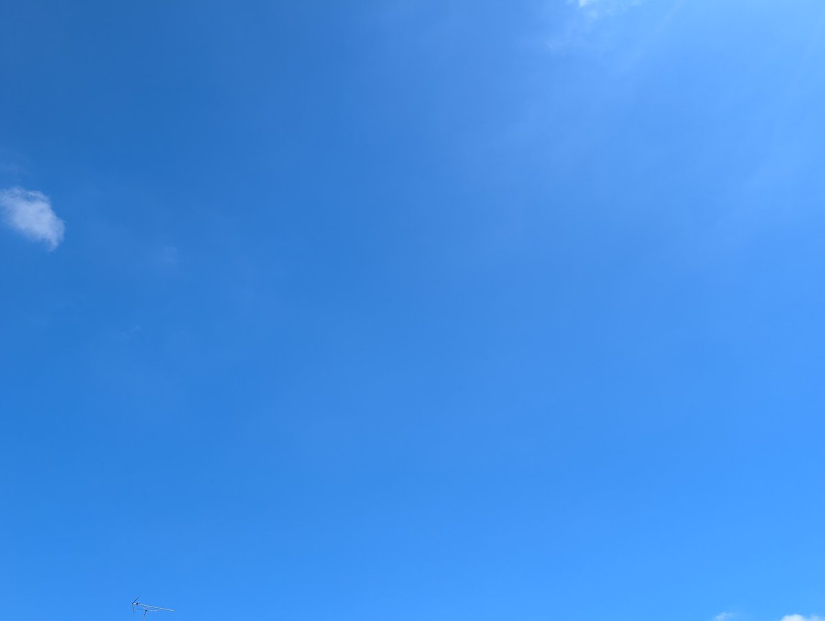 wn08223090's tweet photo. 久しぶりの青空って感じがします。
少し暑いけど気持ち良い。 https://t.co/9b4zbRnorH