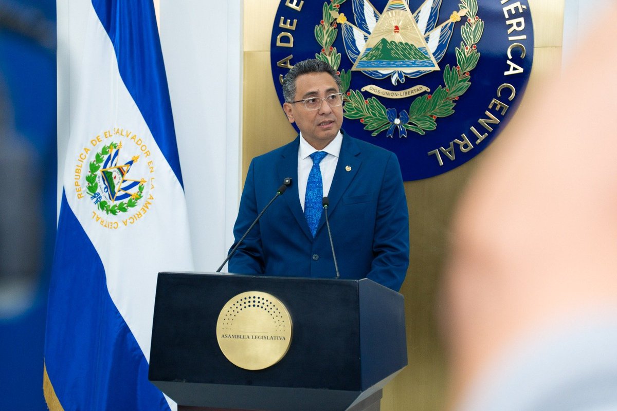 AquiEstaSV's tweet photo. #Economía | El proyecto de Presupuesto General del Estado para 2027 asciende a $12,421 millones, un aumento de $1,865 millones (17.7 %) respecto al presupuesto aprobado para 2026. https://t.co/yoeq5883BI