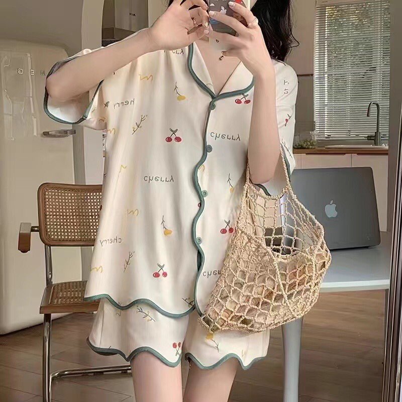 Adeaaarme's tweet photo. Tetep cantik walau di rumah! Piyama set pendek ini gemes + adem pol. Wajib punya, CO sekarang kak

https://t.co/Wbqchr44ed https://t.co/RjPAZ3yhxJ